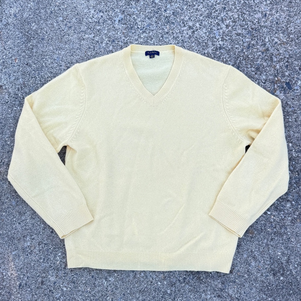 Club Room V-Neck Sweater in Butter Cream yellow %100 wool size L